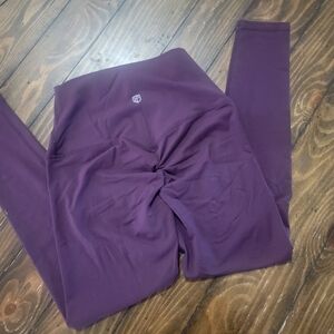 Born Primitive leggings, scrunch butt, purple, size S